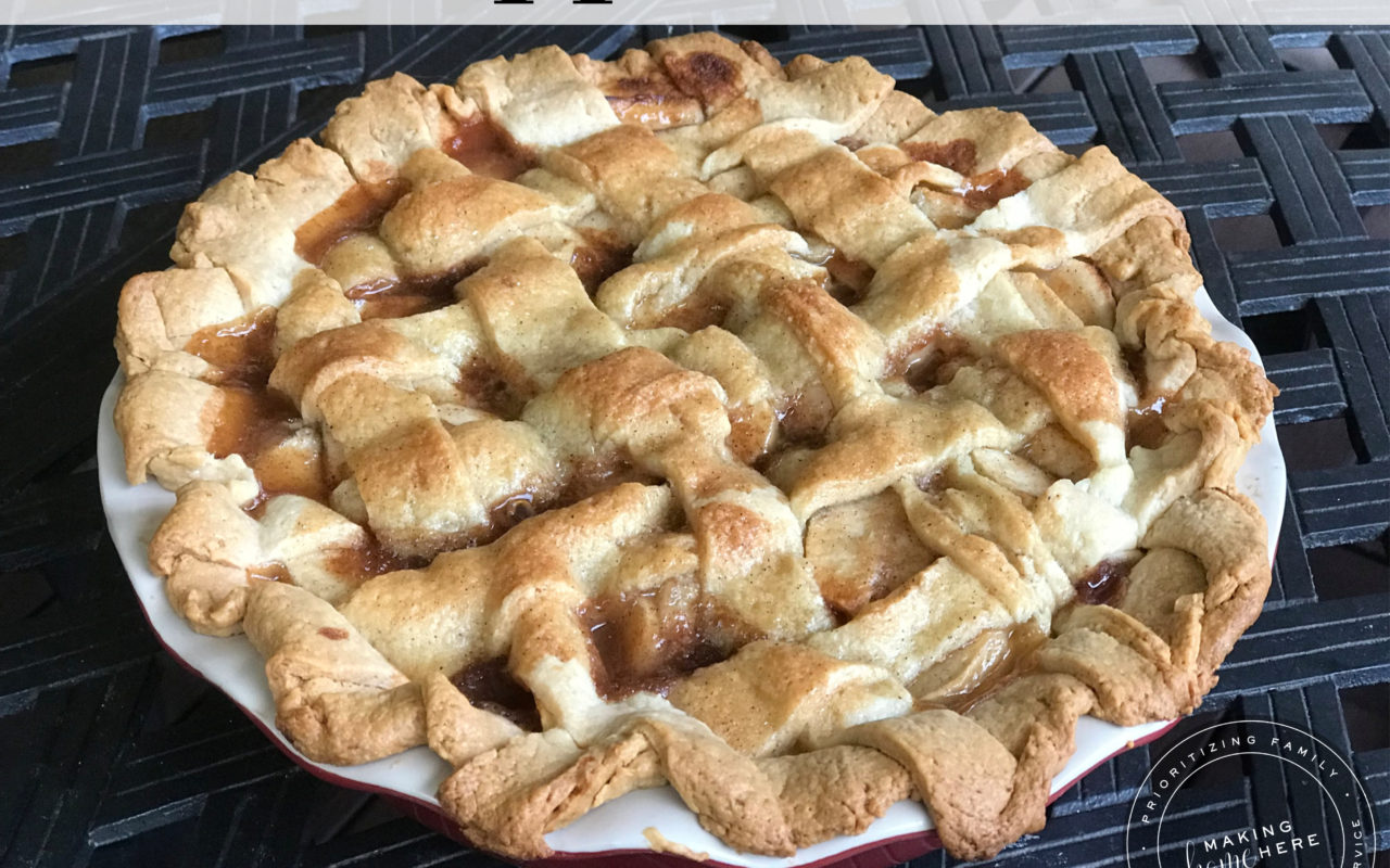 Apple pie, apple pie recipe, homemade apple pie, homemade apple pie recipe, thanksgiving dessert recipes, thanksgiving pie recipes, pie recipes, homemade pie recipes